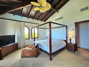 3 bedrooms, desk, WiFi, bed sheets - The Sunset Charm Penthouse  (Cupecoy)
