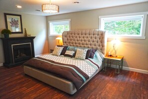 3 bedrooms, desk, iron/ironing board, free WiFi - Modern Villa nestled along the Tuscarawas River (West Lafayette)