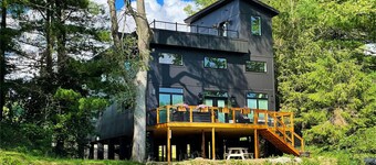 Modern Villa nestled along the Tuscarawas River