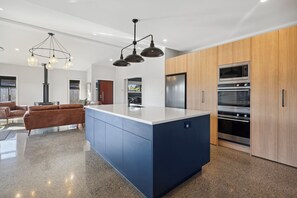 Interior - Regent Sanctuary - Martinborough Holiday Home (Martinborough)