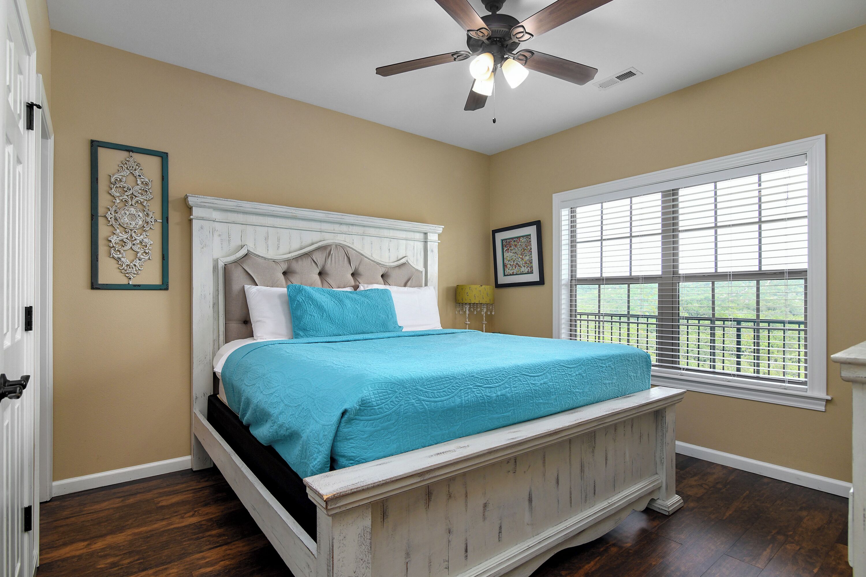 4 chambres, fer et planche à repasser, Wi-Fi gratuit, draps fournis