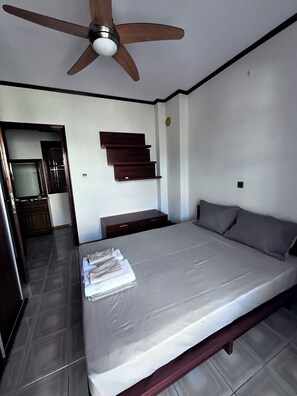 2 bedrooms, bed sheets