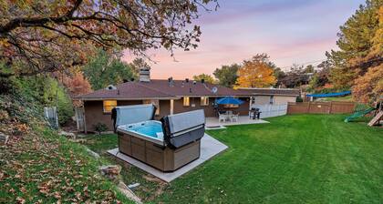 Family Ski Oasis 7BR 16-Person Spa Mins to Skiing by RedAwning