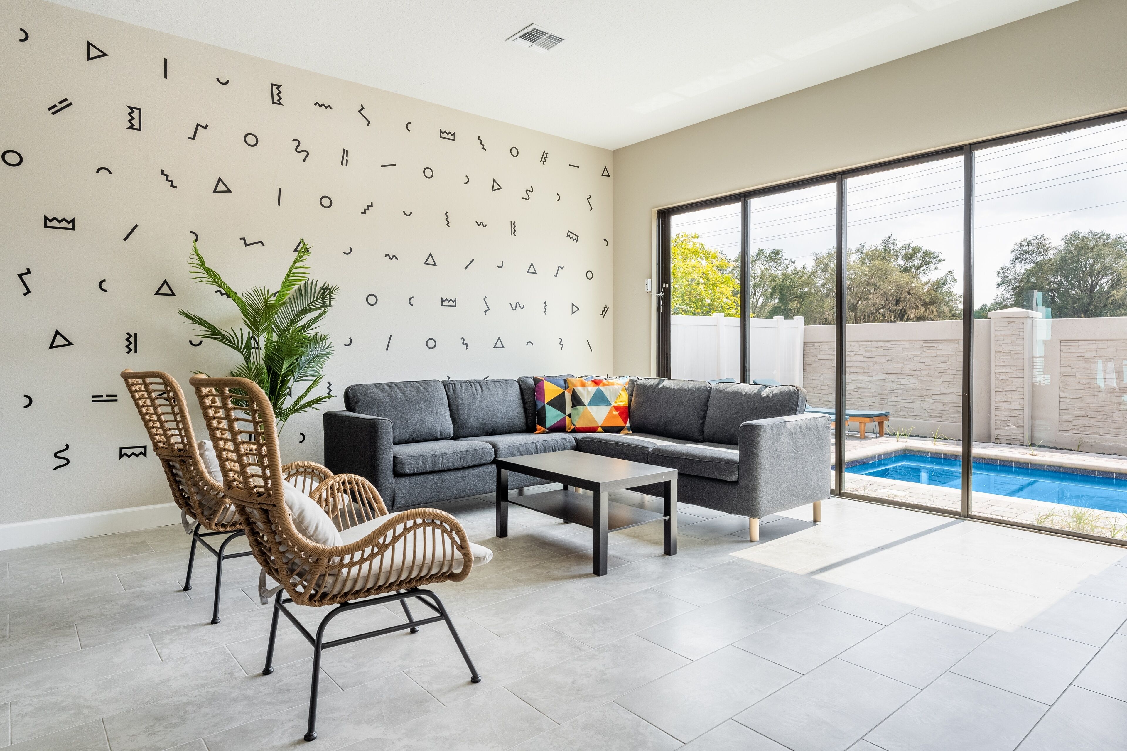 NEW LISTING! Fascinating 4BR 3BA| Pool | Near Universal Studios by RedAwning