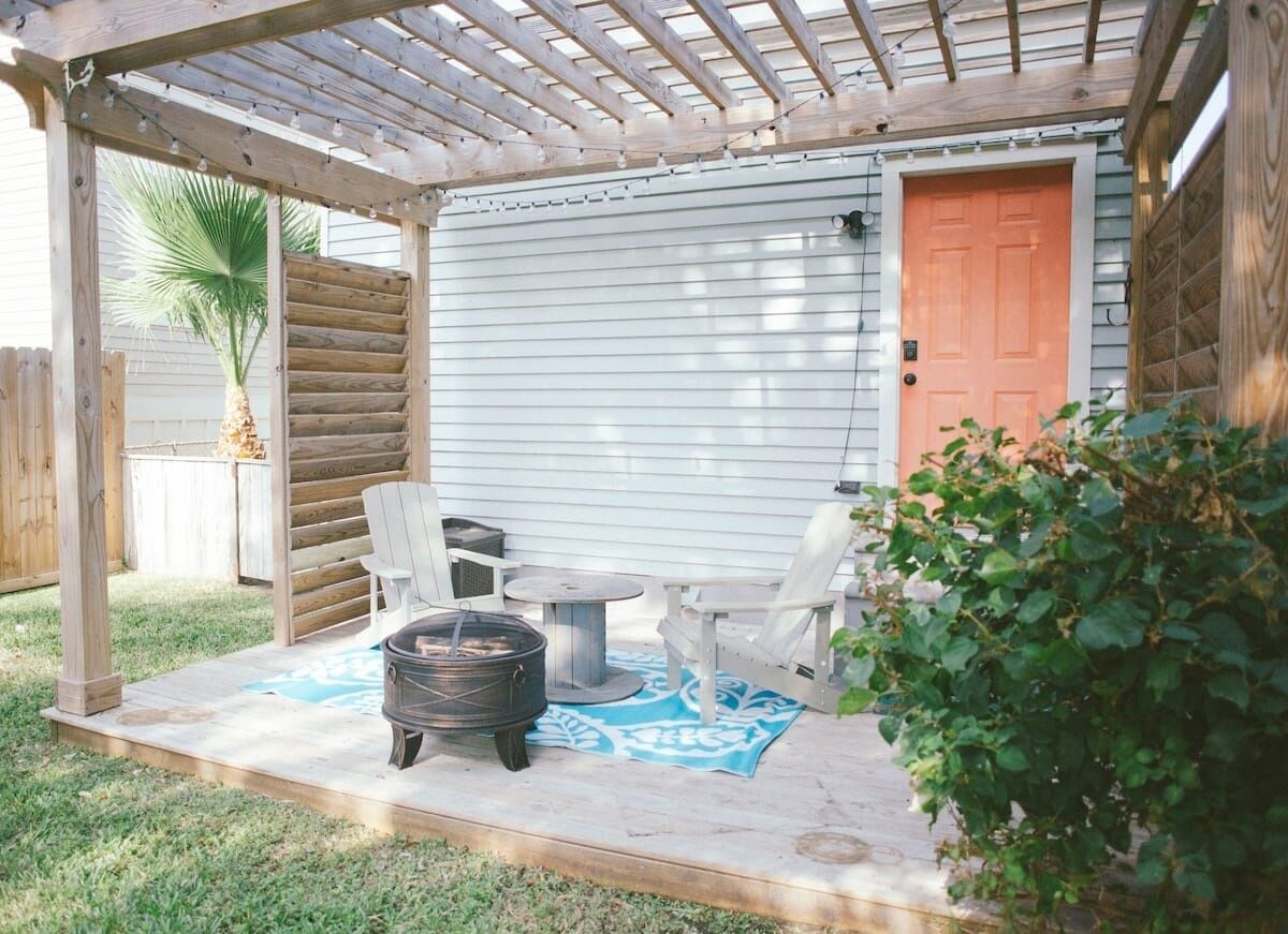 NEW LISTING! The Knotty Mermaid 2BR Home in Galveston by RedAwning