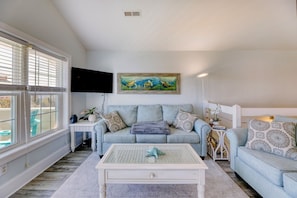 TV - Beach Bliss: 4BR | Beach Access | Kayak | WI-FI by RedAwning (Surf City)