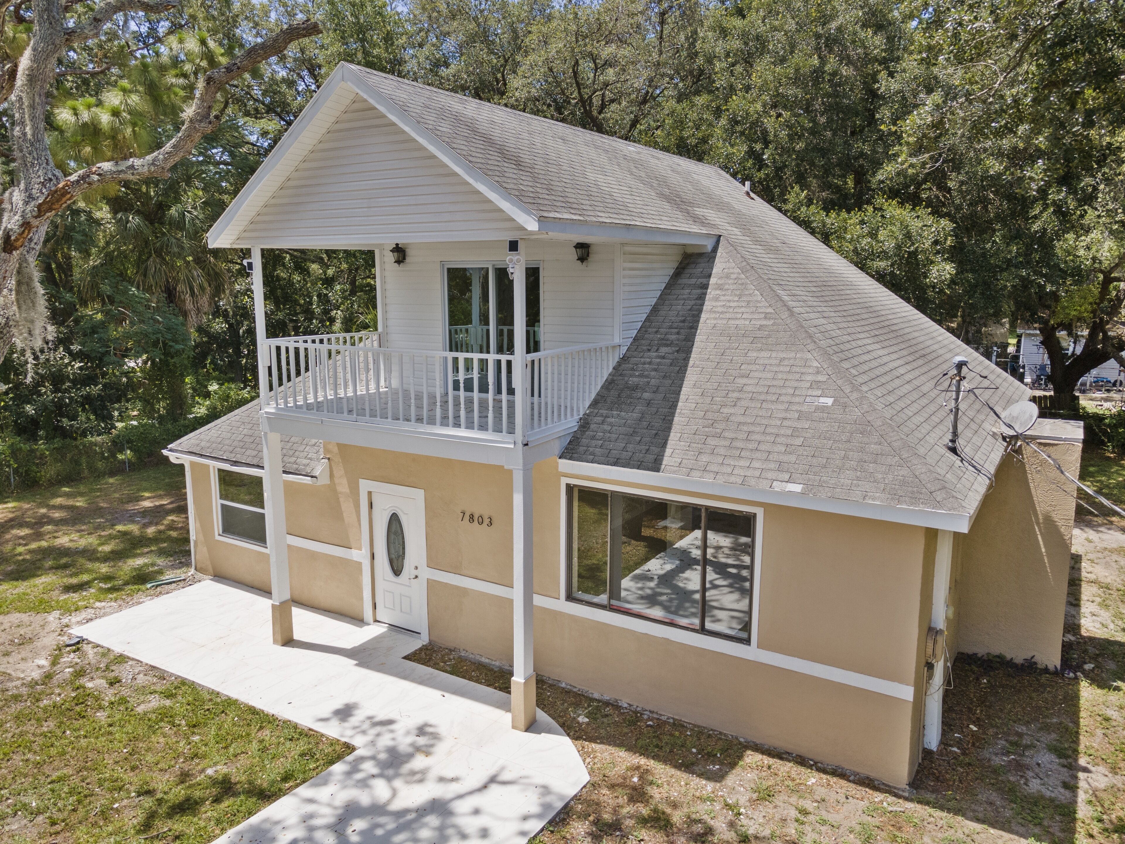 NEW LISTING! Tranquil Getaway: Relax in our Peaceful Haven by RedAwning
