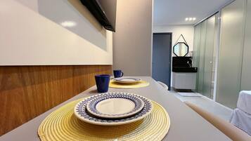 Basic Apartment | Dining