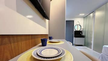 Basic Apartment | Dining
