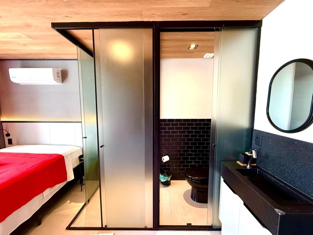 Basic Studio | Free WiFi