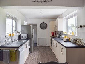 Dishwasher, highchair - Get back to nature in this lovely, three-bedroom, rural bungalow. (Callington)