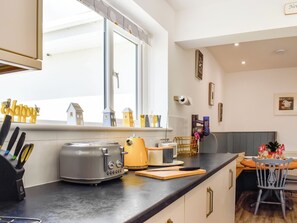 Dishwasher, highchair - Get back to nature in this lovely, three-bedroom, rural bungalow. (Callington)