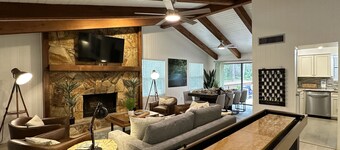 Dunnellon Dreams (3-Bedroom Home) with Pool by RedAwning