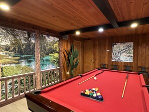 غرفة الألعاب