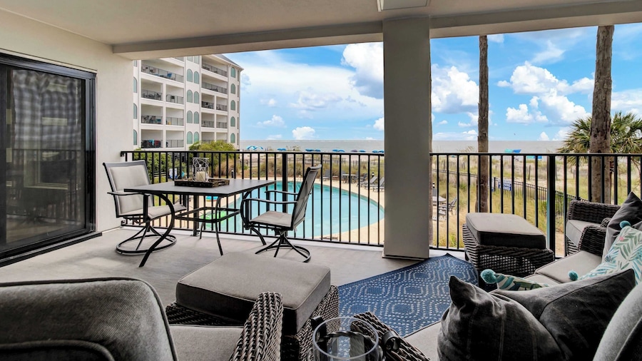 118 Seascape by Avantstay Pool + Oceanfront Views
