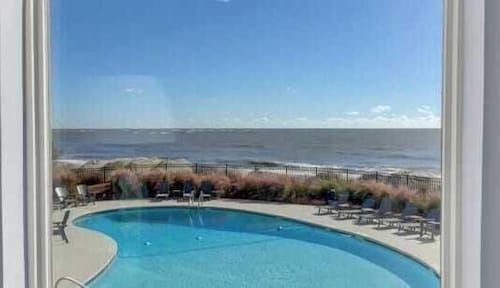 118 Seascape by Avantstay Pool + Oceanfront Views