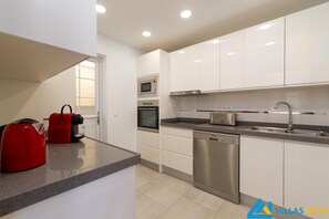 Frigorifero, microonde, forno, lavastoviglie