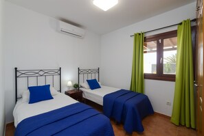 3 bedrooms, iron/ironing board, free WiFi, bed sheets - 237 - Villas Del Sur 26 (Playa Blanca)