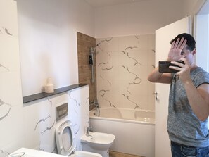 Hair dryer, bidet, towels, soap - Ared-Atrium Mall ChrysFlatty 3 Premium apartment 60mp (Arad)