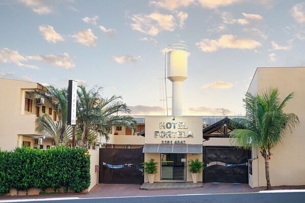 Fachada de la propiedad