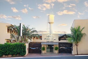 Fachada de la propiedad