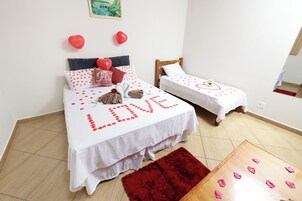 Iron/ironing board, free WiFi