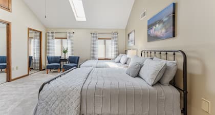 Niagara Falls Getaway: Perfect Place to Unwind by RedAwning