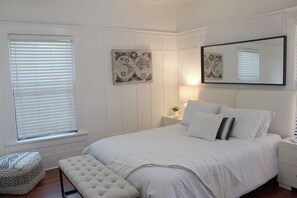 4 habitaciones, tabla de planchar con plancha, wifi y ropa de cama 