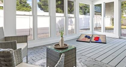 Sunny Palmetto Oasis: 4BR Home with Private Pool by RedAwning