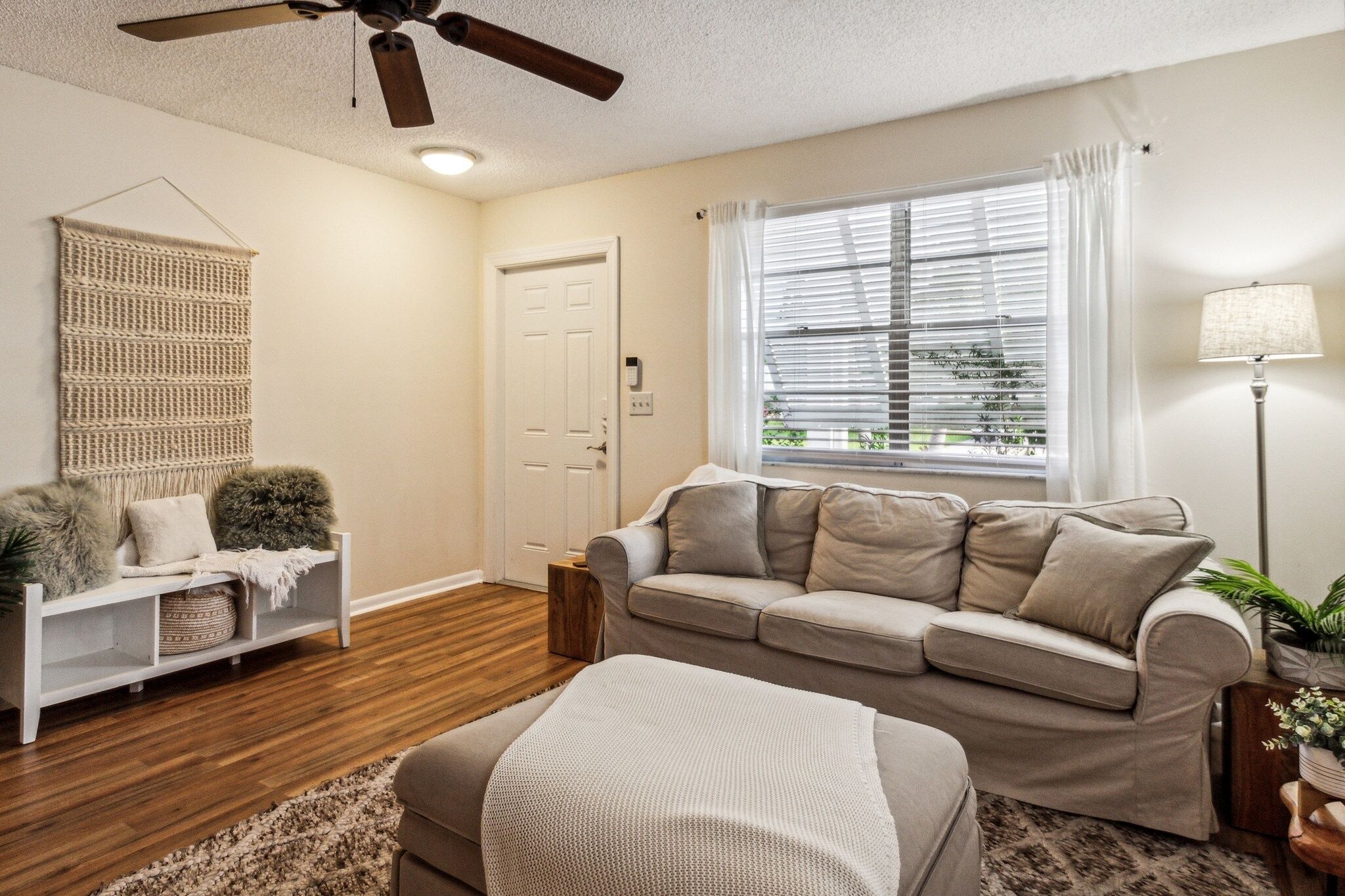 NEW LISTING! Coastal Comfort: 3BR House in Stuart City by RedAwning