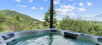 Tranquil Mountain Retreat | Scenic Views & Hot Tub by RedAwning
