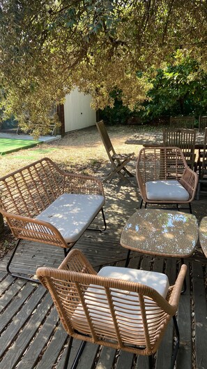Outdoor dining - Maison « Alba », la Forêt à Deux pas du lac de Maubuisson et 5 mn de Locéan (Carcans)