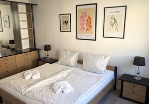 1 bedroom, in-room safe, iron/ironing board, travel cot