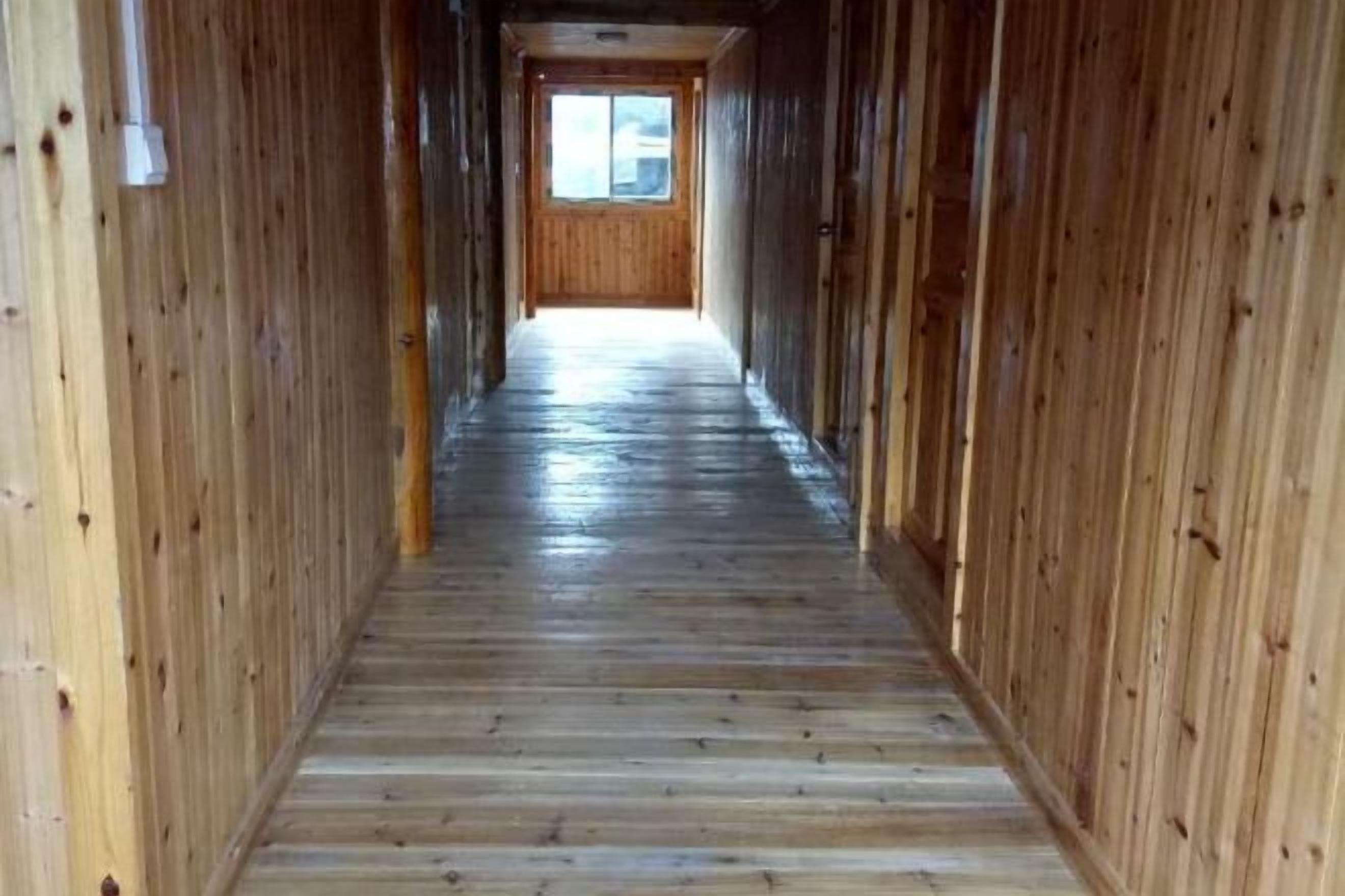 المنشأة من الداخل