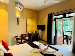 Standard Double Room | Free WiFi