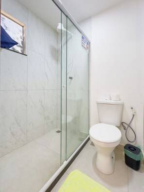 Standard Studio | Bathroom | Shower, towels, toilet paper - Encanto Vermelho Búzios (Búzios)