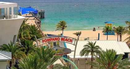 Oceanfront Paradise! 1BR/1BTH fully equipped – this lovely resort has it all!