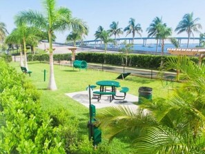 Outdoor dining - 25 floors up. Endless views down. (Fort Myers)