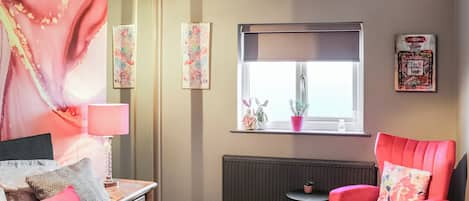 4 habitaciones, wifi gratis y ropa de cama