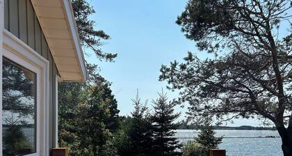 Cozy waterfront cottage