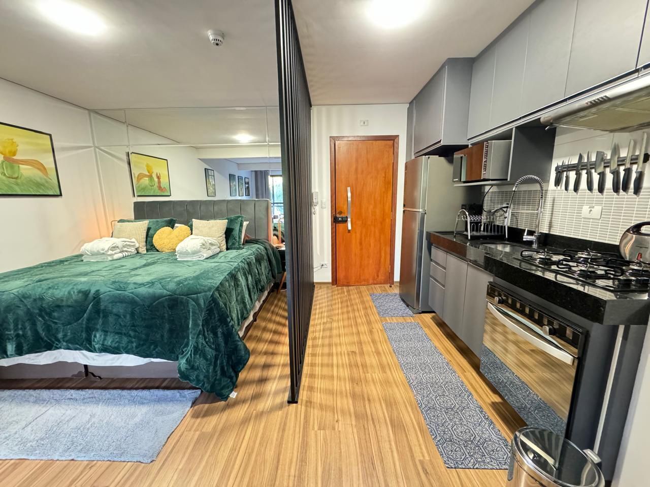 1 bedroom, Egyptian cotton sheets, premium bedding, memory foam beds