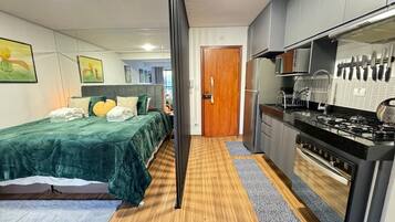 1 bedroom, Egyptian cotton sheets, premium bedding, memory foam beds