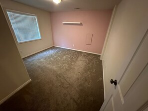 Interior - Charming 2-bedroom apartment with AC, WiFi in lovely Highland (Highland)