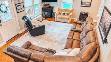 Smart TV, fireplace, books