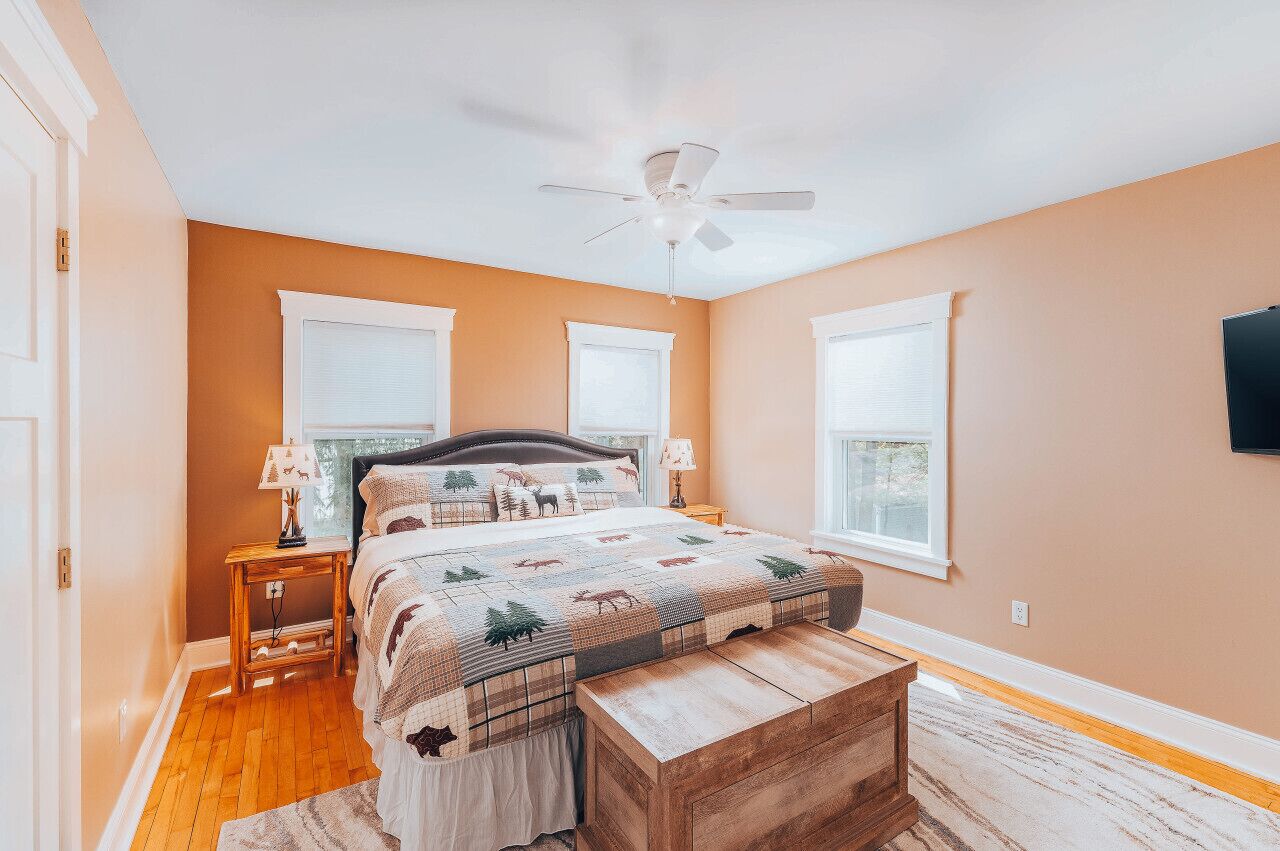 Iron/ironing board, travel crib, free WiFi, bed sheets