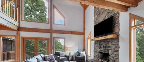 Televisión, chimenea