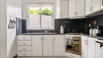 Frigorifero, microonde, forno, lavastoviglie
