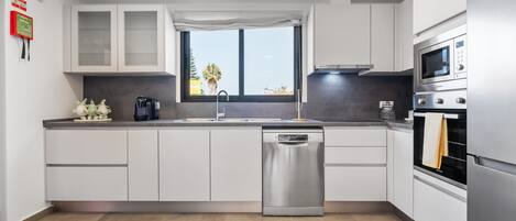 Fridge, microwave, oven, stovetop