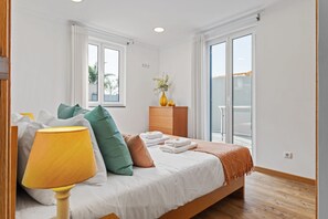 4 chambres, fer et planche à repasser, Wi-Fi gratuit, draps fournis