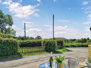 Outdoor dining - 2 bedroom accommodation in Moniaive (Moniaive)